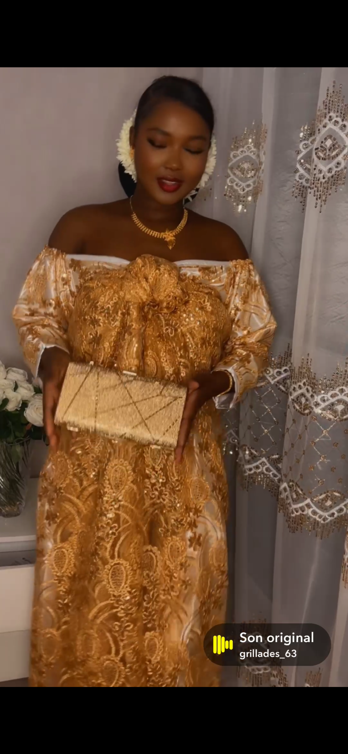 Robe avc Salouva épaule dénudé avc sequin 🥰✨