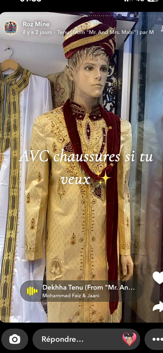 Tunique boinaharoussi: chapeau tunique pantalon et écharpe